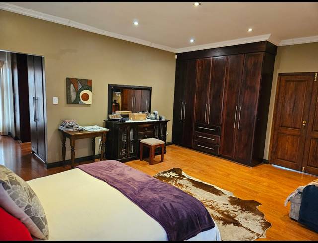 4 BEDROOM HOUSE FOR SALE IN VANDERBIJLPARK SW 5